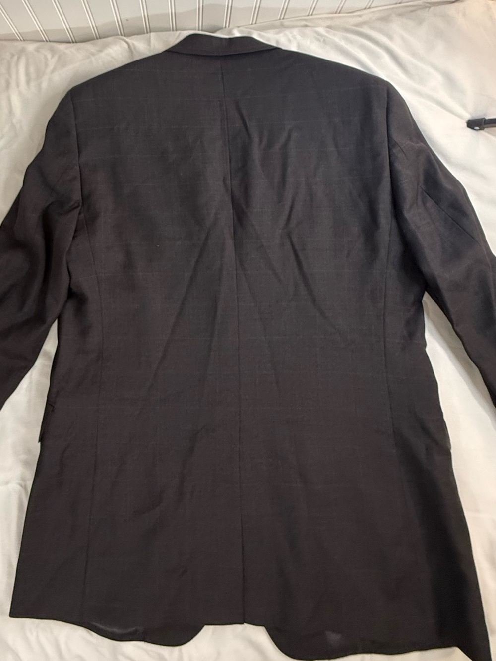 Jos. A. Bank Men's Dark Charcoal Windowpane Two-Button Sport Coat - Picture 3 of 15